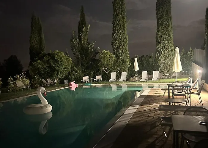 La Corte Dei Cavalieri * مونتيفالكو